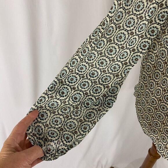 NWT LOFT Round Neck Long Sleeve Top - Picture 4 of 9